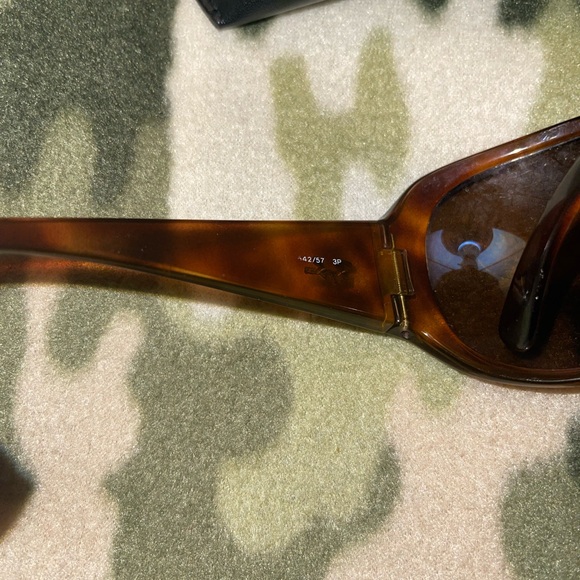 Ladies RayBan sunglasses - Picture 3 of 4